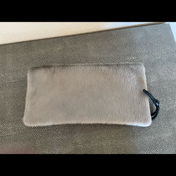 OLIVEVE “Anastasia Clutch” - New Without Tags - Picture 7 of 10